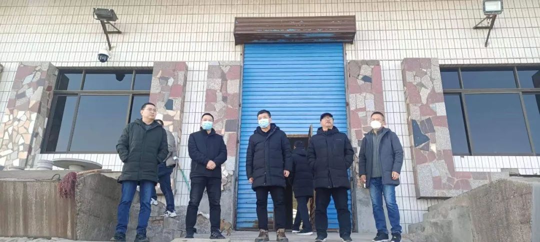 上,班,第,一天,公司,領(lǐng)導(dǎo),到,一線,檢查,慰問, . 上班第一天，公司領(lǐng)導(dǎo)到一線檢查慰問