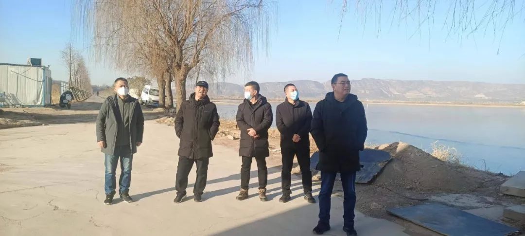 上,班,第,一天,公司,領(lǐng)導(dǎo),到,一線,檢查,慰問, . 上班第一天，公司領(lǐng)導(dǎo)到一線檢查慰問